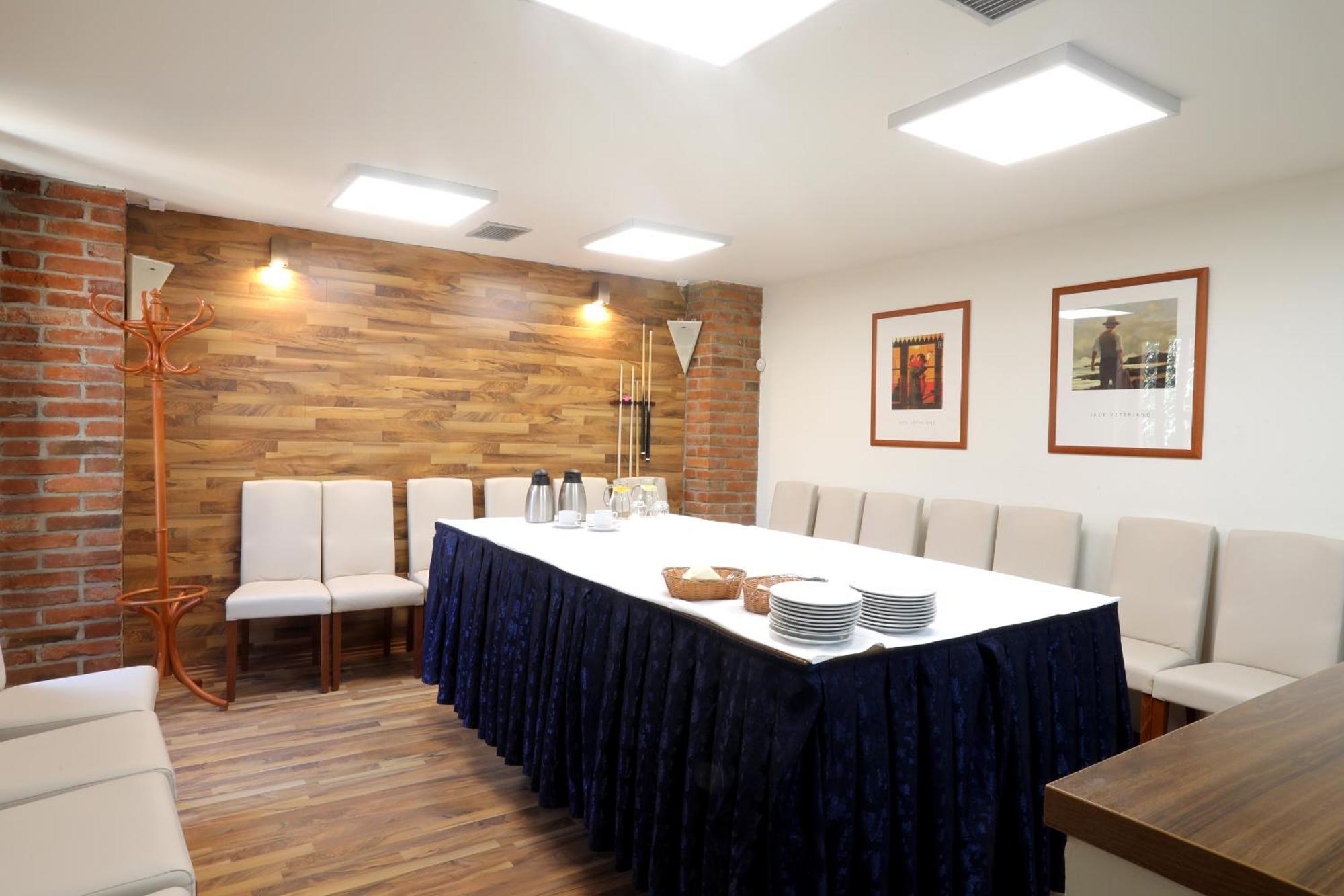 Hotel Pod Vezi Strážnice 외부 사진
